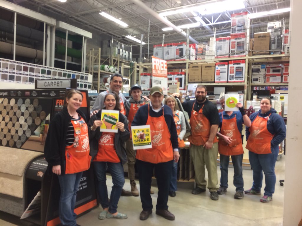 RStriffolino's tweet photo. “TAKING OUR SHARE” here in 920 everyday. Teamwork brings success. Enjoying our Specialty Tuesday with a great team of associates and some really good cannoli’s. Yum!! Thanks for all you do!!@CoreyLiliston @Maria_Salese @Schnorrbusch920 @thdShannon https://t.co/o1wc0Q5tWy