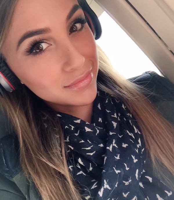 cristineflaure's tweet photo. La bonne musica lol https://t.co/GSxIMba1Ic