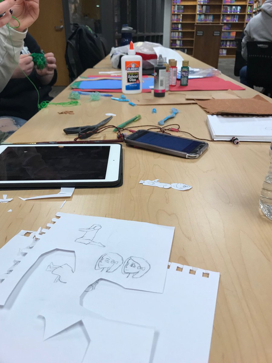 Getting creative with #imotionhd in the library today!