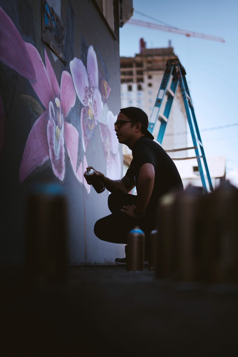 dcwallsfestival's tweet photo. New #mural by Devour (#devvision) in Kaka'ako, Hawai'i for #powwowhawaii2018 (@powwowworldwide). • Pic = @peteulatan • #devour #streetart #streetarthawaii #powwowhawaii #powwowworldwide https://t.co/Y1MNQTefEW