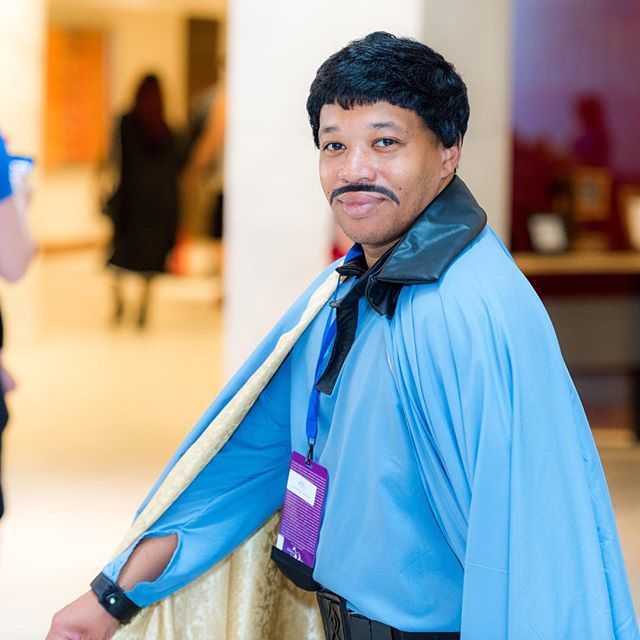 conography's tweet photo. #28daysofblackcosplay #landocalrissian #starwars #cosplay #dragoncon #atlanta https://t.co/bsMJfBxZGS https://t.co/hB7XEqg6wT