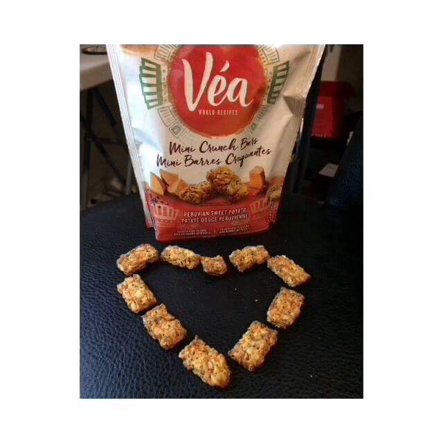 MizzTrishaS's tweet photo. @InfluensterCA @veasnacks Mini Crunch bars and they were love 😍#VeaSnacks #BalanceVoxBox #Contest https://t.co/XoUUMYAUE3