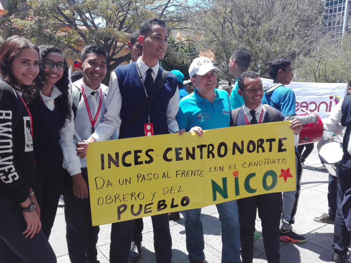 WuikelmanAngelP's tweet photo. Llena de energía compartir con la muchachada del Inces; jóvenes conscientes, optimistas y visionarios. Cada vez más seguro de que #JuntosTodoEsPosible ¡Infinitas gracias! @NicolasMaduro https://t.co/grnol0TOhu