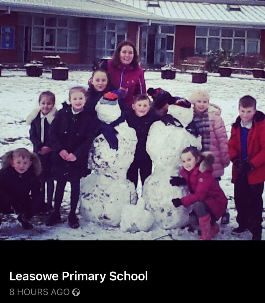 clarabow65's tweet photo. @piersmorgan now that's  a snowy school day.            ludicrous headmaster not allowing kids to touch snow  at school.                                      Enjoy your lie in 😴 https://t.co/vEDkjy8vSF