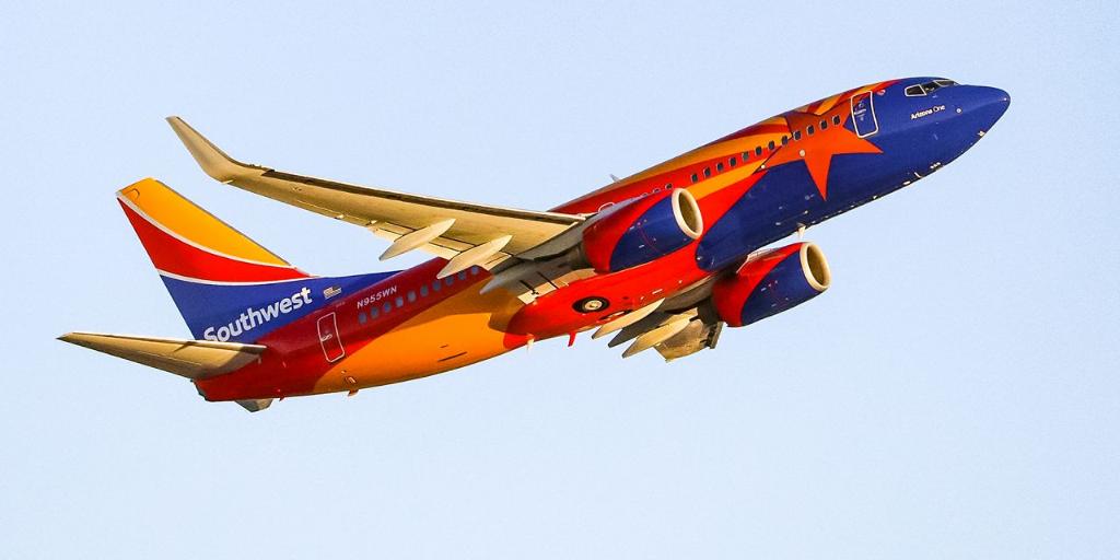 SouthwestAir's tweet photo. When we retired our 737-300 aircraft last year, we said goodbye to the plane that had flown as Arizona One for 23 years. Yesterday, we introduced the next plane to carry the Arizona One livery, N955WN!

(photo cred: Ryan A., Trent B., Dennis A.) https://t.co/fVuMEbRR30
