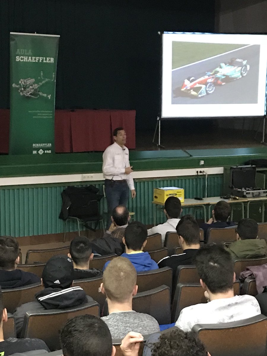 alvarocabado's tweet photo. @rio_tormes Gran charla en el CIFP Río Tormes sobre automoción motores, embragues etc... de la prestigiosa empresa Schaeffler para nuestros alumnos de la Familia de Automoción https://t.co/KINo4s5JY8