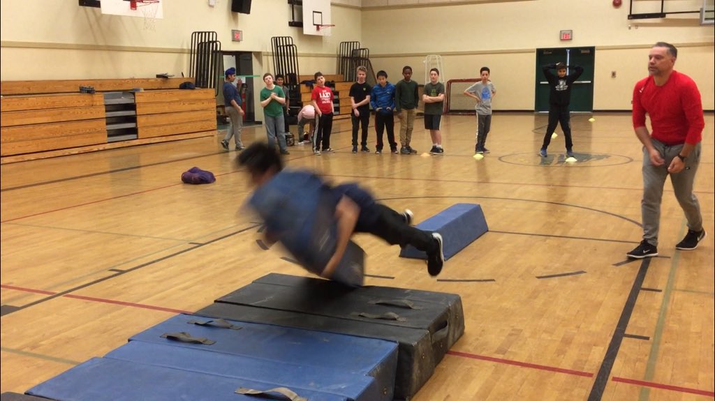 GMSMavericks's tweet photo. Thank you @SpectrumThunder football!! Running training sessions for Glanford students in our gym has left a smile on kids faces!! What a great partnership!! https://t.co/BRtPD2EZtT
