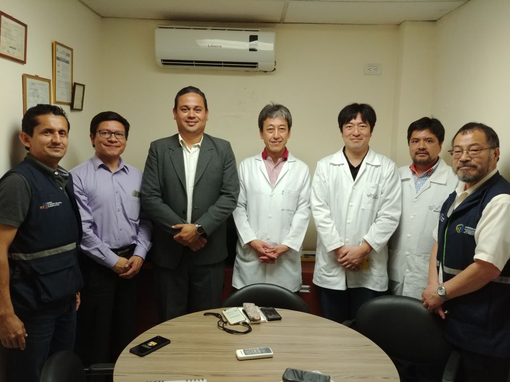 AgrocalidadEC's tweet photo. Visita de delegación japonesa de la Asociación de Chocolateros de Japón en los #Laboratorios de #Guayaquil, para la la homologación de técnicas analíticas de #Cacao en grano de exportación. https://t.co/yURJ6Bo1AI