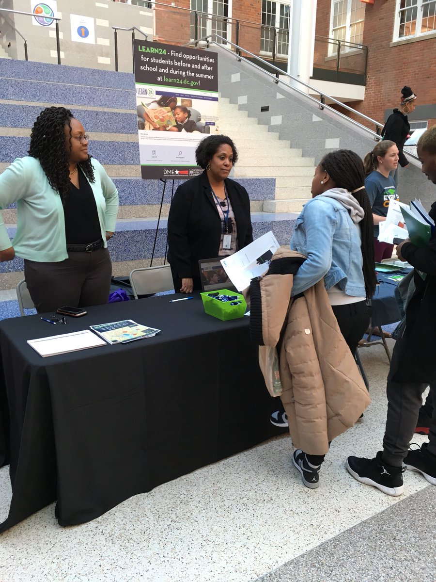 MahoganyBlank's tweet photo. Join us now at @MayorBowser & @DCPSChancellor’s Resource Fair for an afternoon with community partners! Únase ahora a una Feria de Resurso con socios comunitarios! #everydaycounts #dcps #learn24 https://t.co/2XToczcrKc