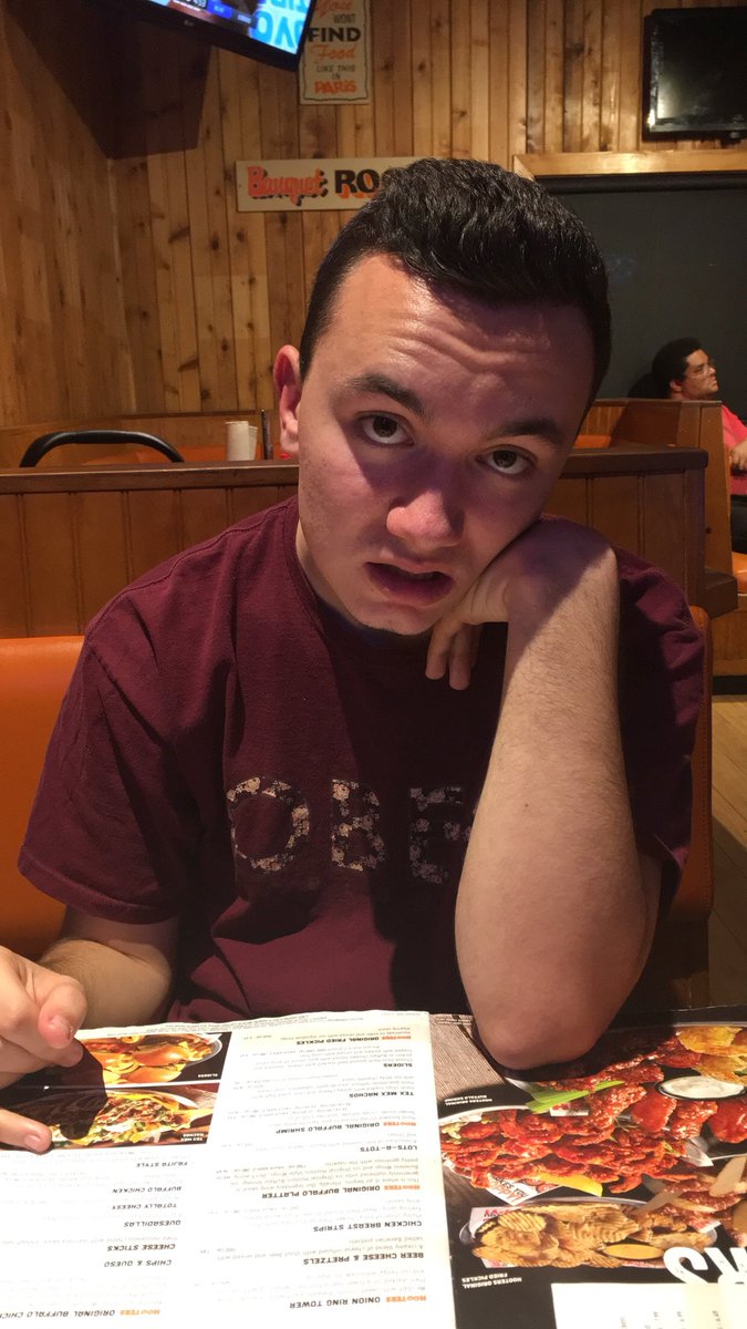 CallMePopppy's tweet photo. A member of my wolf pack has finally turned 21 today, @Cody_Smith27 happy birthday my brotha 🤘🏼 (hooters food = this face) #TryDenyingHimNow #ripfakes https://t.co/cpSN5C4YrM