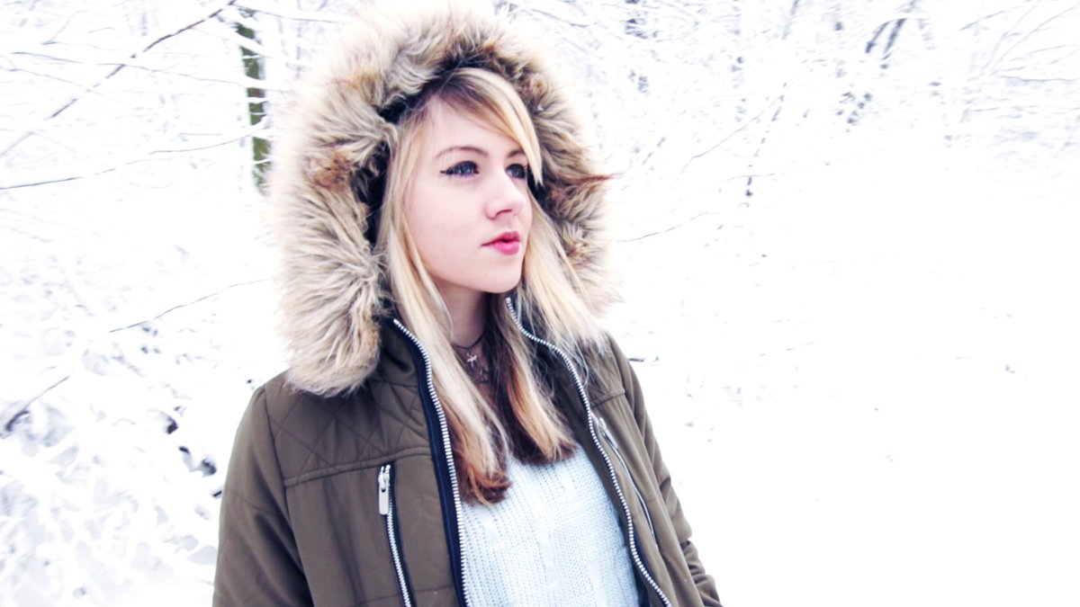 mischelvideos's tweet photo. NEW VIDEO!!🎉❄️☃️ #winter #lookbook 
https://t.co/Lm7QCYdfvf https://t.co/g23F5WMkJP