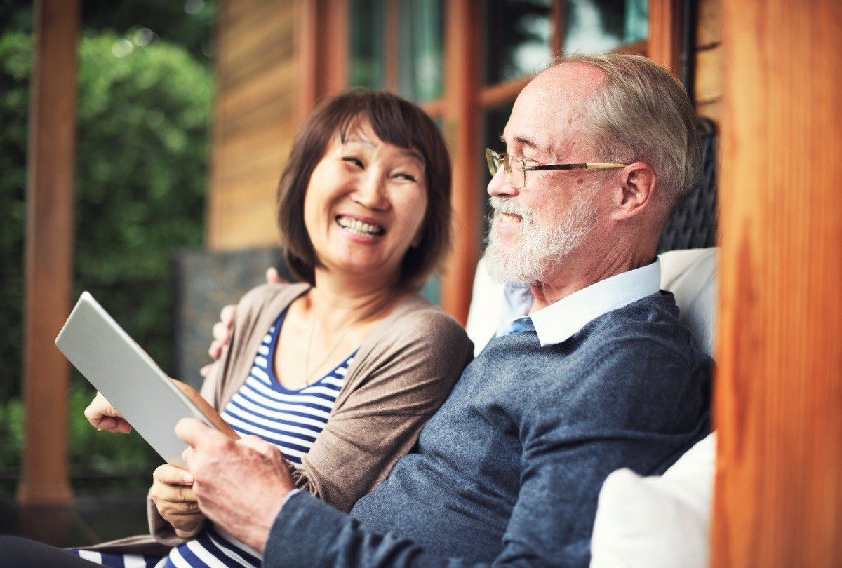 MichaelJFoxOrg's tweet photo. MJFF and @AbbVieUS partnered to create Partners in Parkinson’s. Watch the #PartnersinPD webinar series for useful information people with #Parkinsons & caregivers can use: https://t.co/OAZTqlZatY https://t.co/2B49QwvzoP