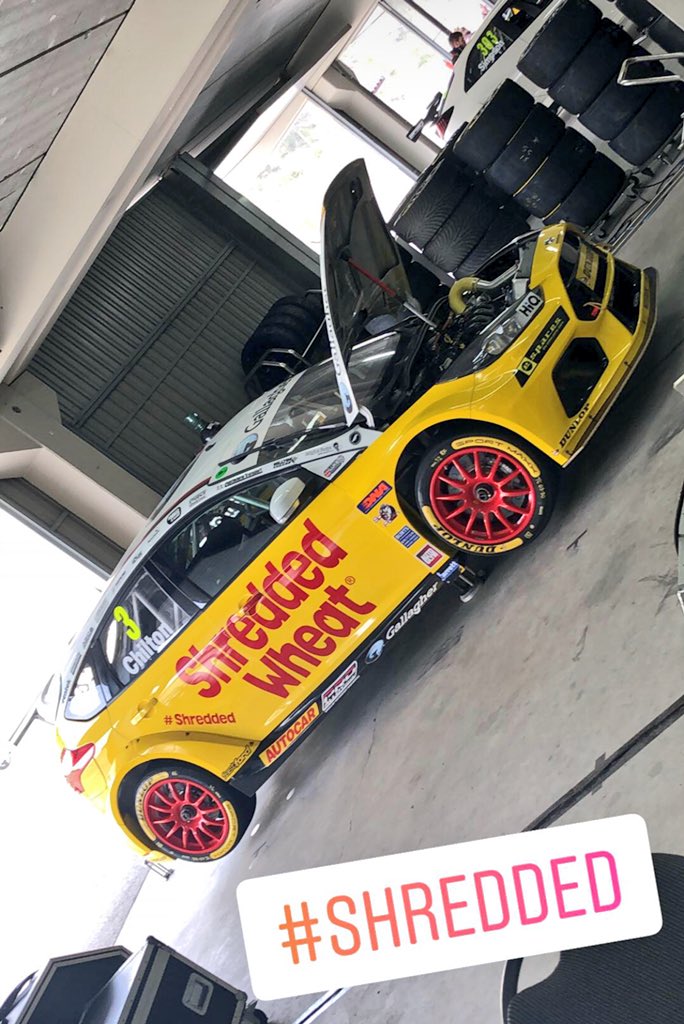 TomChilton_'s tweet image. Always having fun in the snow. 😜 #BTCC #wintertesting #spain #barcelona #GallagherRacing #shreddedwheatracing #motorbase