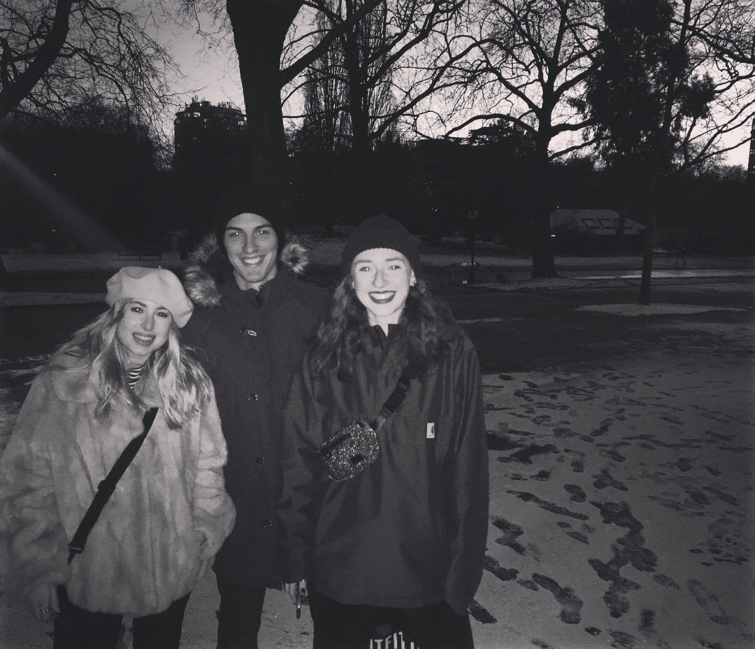 PlayOnigo's tweet photo. ONiSNOW! 🙃⛄️🏂
Bravest. Onigoers. Ever.
With the guards huddling for warmth, these crafty inmates broke out under the cover of baltic snowy darkness 🙌🙌🙌
#snowadventure #thebreakout
#adventuringtogether
#meetupgroup
#escapegame
#prisonbreak https://t.co/nNHYAjnxED