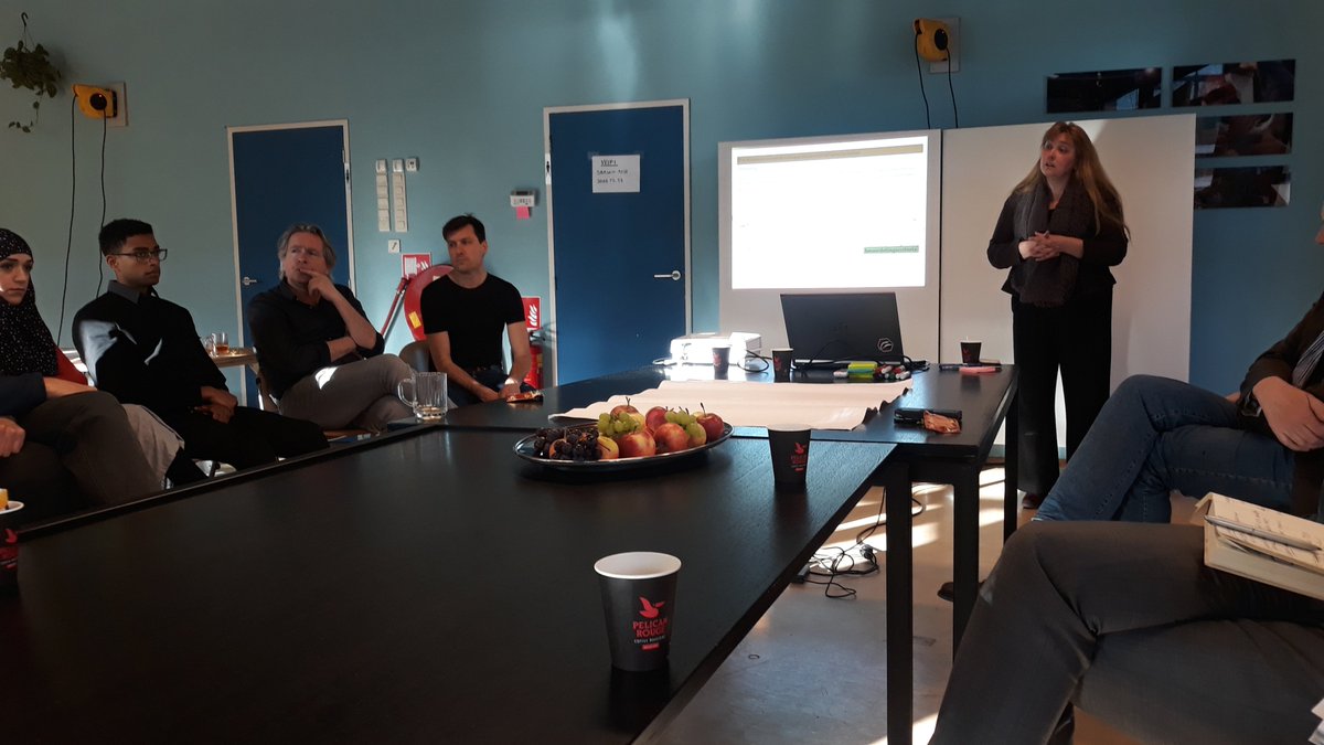 WestPracticeRdm's tweet photo. Leerzame bijeenkomst @WestPracticeRdm - Uitleg over #OpenBadges en #praktijkverklaringen: de vernieuwing in onderwijssysteem. 'Het zou mooi zijn als @Rotterdam West / #M4H een vrijhaven kan zijn om te experimenteren.'
#stapvoorstapleren #leereconomie #kansenzone #delfshaven https://t.co/iXm6n8O8gB