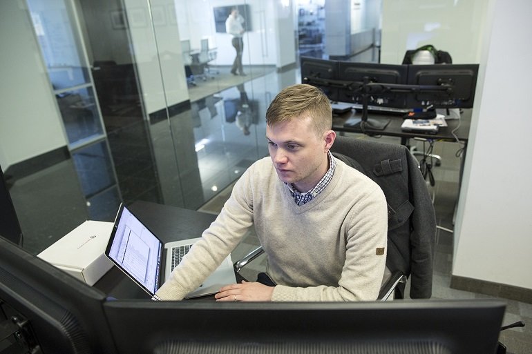 Apprenticeship is a nationally recognized tool for growing the talent pipeline. #MD has more than 230 registered #apprenticeship occupations, in everything from #construction to #computing! Learn how states are growing apprenticeship at bit.ly/2FcC9tO. (<a href="/AllianceTechGrp/">Alliance Technology</a>)