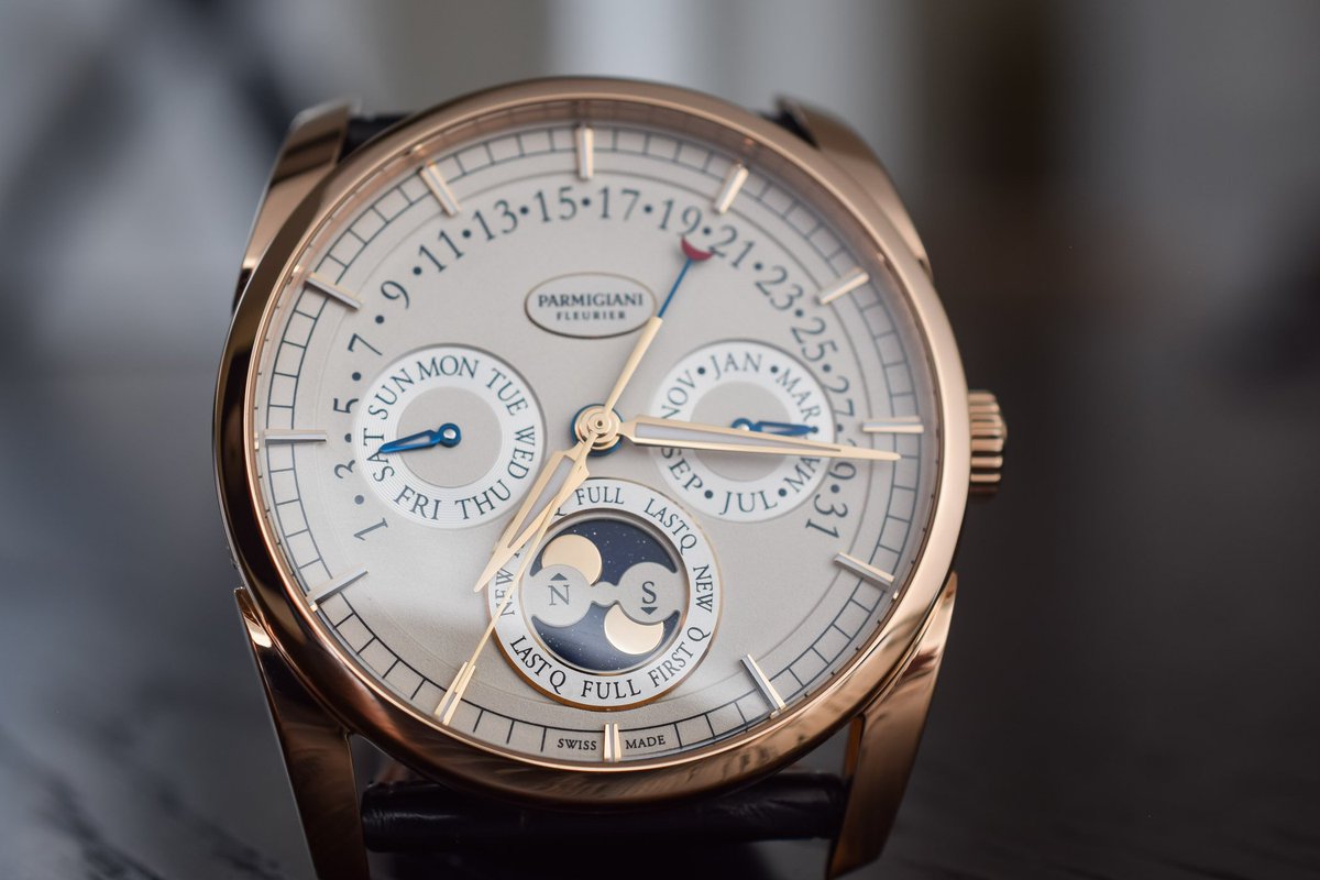 Justwatchthings's tweet photo. Parmigiani Fleurier Tonda Annual Calendar
•
•
#watch #swisswatch #timepiece #luxury #luxurywatches #luxurytimepieces #fashion #watchesonsocialmedia #dailywatches #watchesoftheday #watchporn #onlinewatches #watchesformen #watchesforwomen #goldwatches #rosegold #alligatorleather https://t.co/L7U1g0xqJx