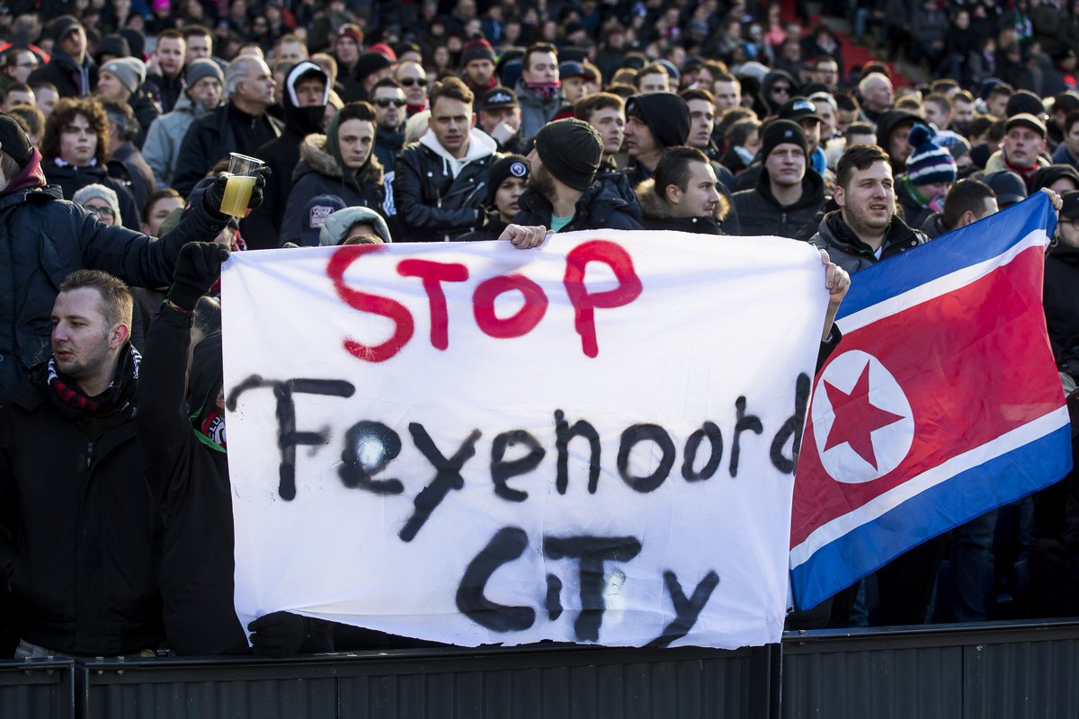 ADSportwereld's tweet photo. Columnist Sjoerd Mossou begrijpt de scepsis rond Feyenoord City en ziet de risico's: 'Het kan geen kwaad om aan de noodrem te trekken, voordat het te laat is' https://t.co/hw08vcp0MG https://t.co/lmWRzHukyd