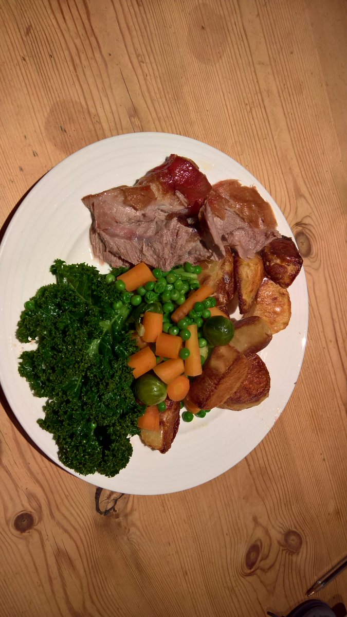 Roast <a href="/cotswoldfarmprk/">Cotswold Farm Park</a> Norfolk horn lamb with Pagets spuds roasted in R Oil from oilseed rape grown with our neighbour Hamish plus Pagets veg. Delicious. Pear grown by J Charlton and son and an apple from Stocks farm for pudding #wheresmyfoodfrom <a href="/LiveHapperley/">LiveHapperley</a>