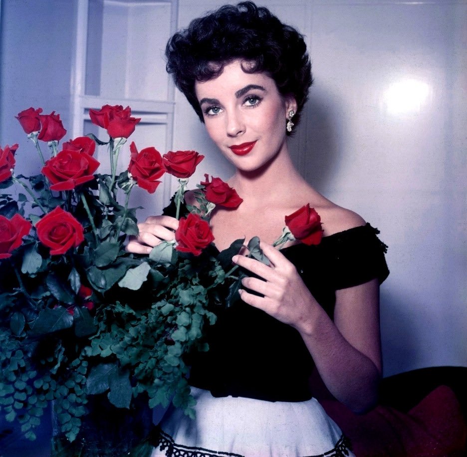 Happy Birthday to actress,activist and my favorite actress of all time, Elizabeth Taylor  (1932-2011) 