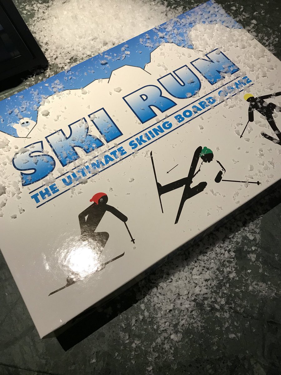 iamhelenwills's tweet image. Where @DrHilaryJones looks much calmer than me... 🎿⛷
An evening of #VirtualReality skiing with 🍹🍸 &amp;amp; @PostOffice to show you ski better without alcohol! #skisafe