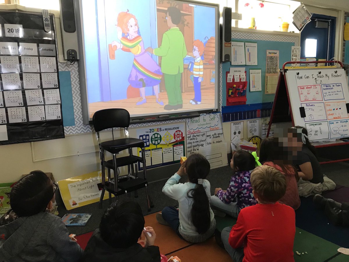 LobbanMichelle's tweet photo. Team effort of making good decisions and showing respect = popcorn movie party! #magicschoolbus  @ljebullpups https://t.co/FTLsr0vFcA