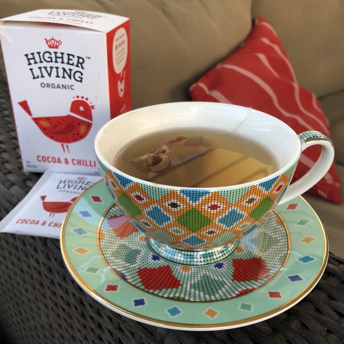 RudiLandmann's tweet photo. I started the day with the @higherlivingtea Cocoa and Chili tisane from this month’s @goodnessmebox as curated by @LornaJaneActive — wow! So good! #goodnessmebox #pickmegoodnessme #lornajane #movenourishbelieve #thisisactiveliving #tisane #higherlivingtea https://t.co/20WQLoCAuK