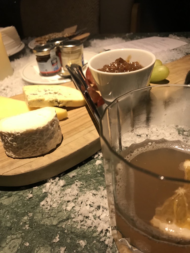 spaceinyourcase's tweet image. Helen has been skiing with @postoffice &amp;amp; @drhilaryjones tonight to find out what’s changed where ski insurance is concerned.  Did you know, if you hurt yourself on the slopes after drinking alcohol you’re not covered?! 🍺⛷ #SkiSafe