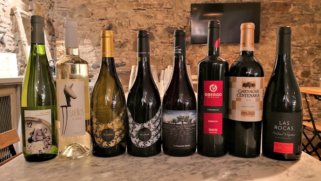 elvinet's tweet photo. Tarde con #vinos de Aragón y Ribera de Queiles en @JovaniVins 🍇🍷
Pequeña ruta por los vinos @DOSomontano y la #Garnacha aragonesa 👏🏻🔝🍇🍷
#Wine #WineTasting #WineEducation #WineLearning #WineCulture #WineOclock #Winegram #WineLovers #elvinet https://t.co/CaOHO5fRKv