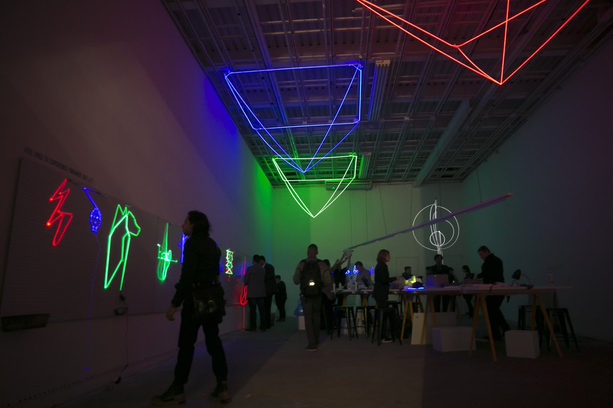 Versalume tweet media