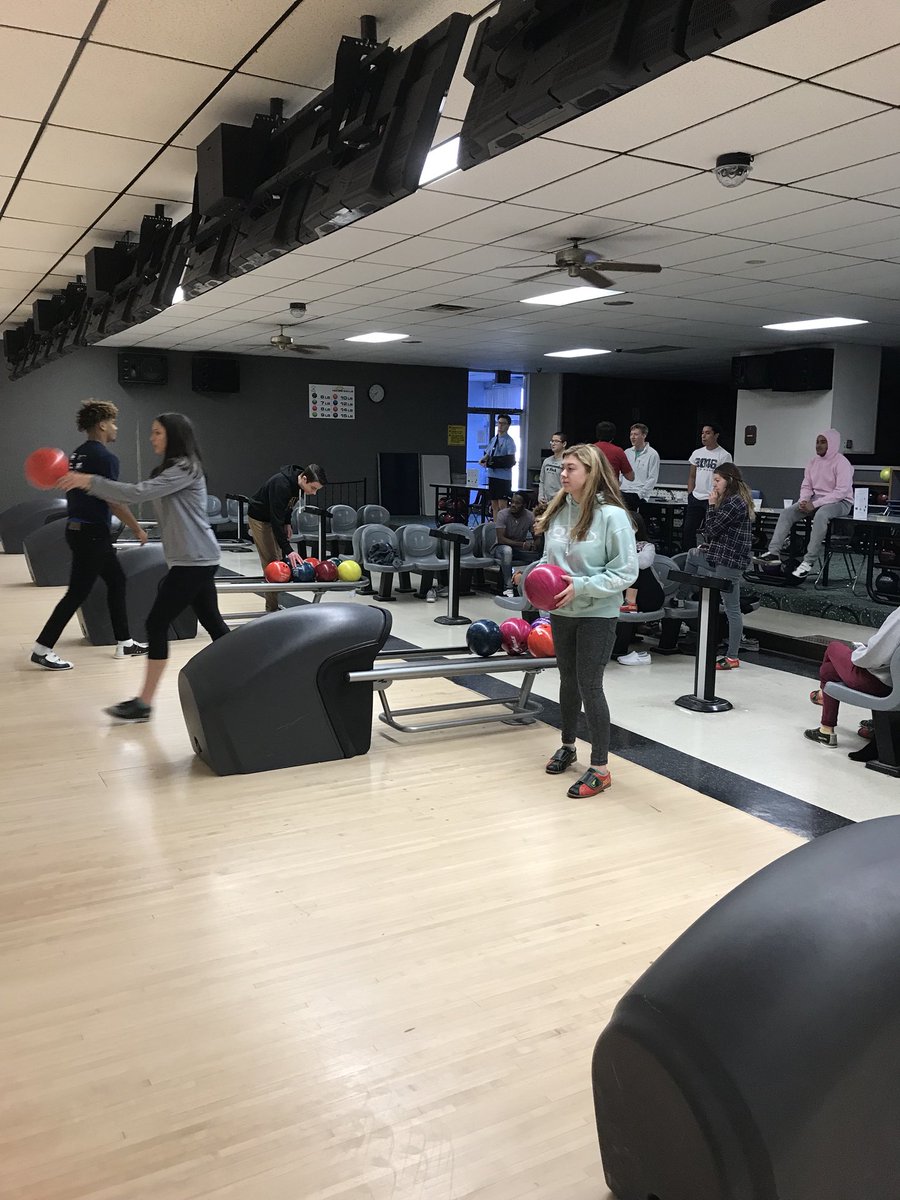PennManorPE's tweet photo. Shout out to  @LeisureLanes for hosting Penn Manors lifetime fitness class https://t.co/FW23TTaKRO