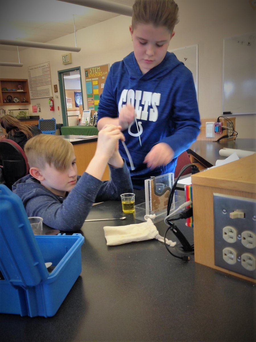 WebberMS's tweet photo. Mrs. Kearns' Environmental Responsibility Ss visited CSU last week. STEM Fridays are grant funded & facilitated by CSU ed faculty & future science teachers. Ss studied "Anchialine Pools" with hands-on models and experiments. #WeAreWebber #PSDproud #WebberScience πΎ https://t.co/9saiGSdm6e