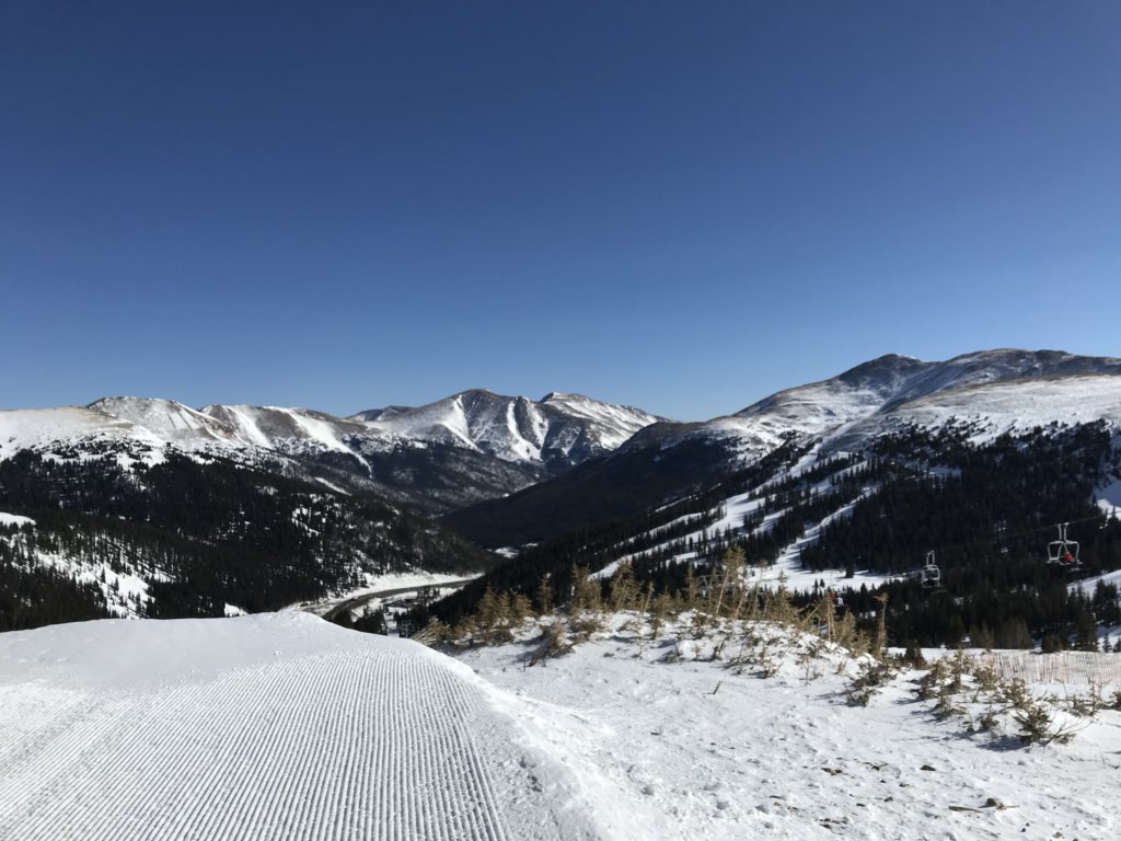 christinerappwx's tweet photo. Hey @LovelandSkiArea - you did not disappoint! 🎿 #WornOut #SkiDay2 https://t.co/vZm4sAAjss