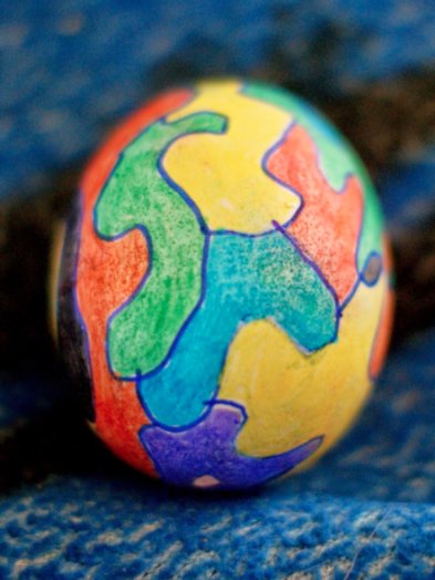 TheTeachersWife's tweet photo. How to: Dyeless Easter Egg Tutorial - these are SO cool and brightly colored from @MTHomeschoolMom  #easter #crafts #kids https://t.co/z6zmISteH0 https://t.co/QlB9EsH8r7