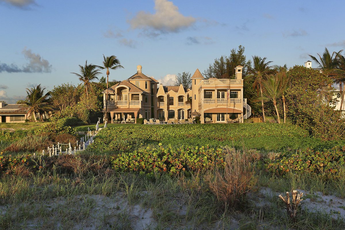 PascalLiguori's tweet photo. Luxury awaits at Chateau La Marceaux—134± feet of ocean frontage—21,237± total sq ft—$28.5 million USD
https://t.co/uBzkPlxeun
#LuxuryHome #OceanfrontHome #Luxury #Florida #DelrayBeach https://t.co/r3ERFwe2mk