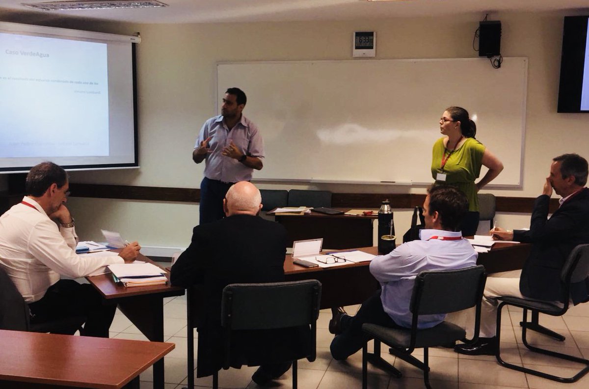 UniversidadORT's tweet photo. Los equipos presentan sus propuestas ante nuestro jurado. ¡Compiten por una beca para realizar un postgrado a su elección!
#ChallengeDirectivoORT https://t.co/7ze14EehdV