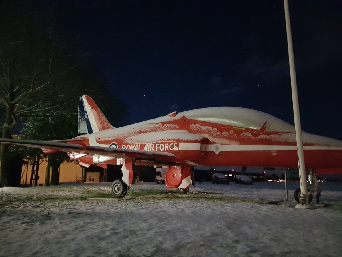 Cold night on the night shift. <a href="/rafredarrows/">Red Arrows</a>