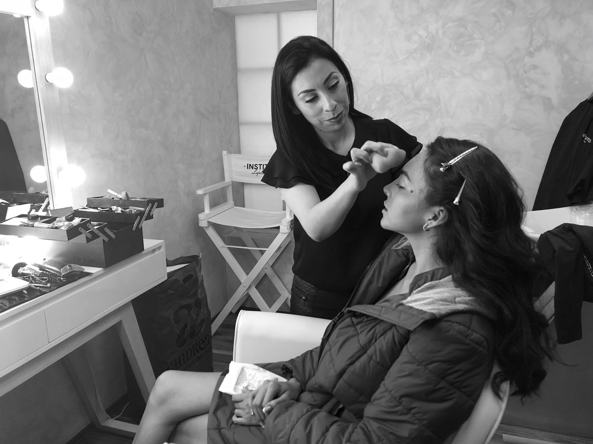 MxUCDMXOrg's tweet photo. Maquillaje para nuestras participantes del casting con @vicky_vb_makeup https://t.co/KUlp6JWbc3