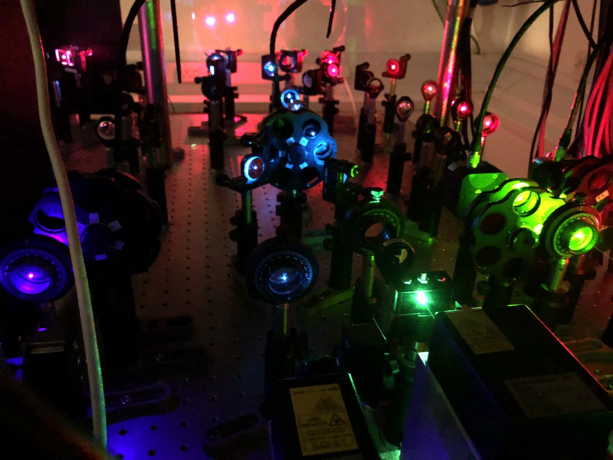 lumeVR's tweet photo. Testing session at #TheLeeLab at @Cambridge_Uni ! #3dsuperresolutionmicroscopy soon in #VRπ¨π¨π¨π¨!!!! #LUME #Science #Vive #Steam #viveport https://t.co/QyMq8LujTt