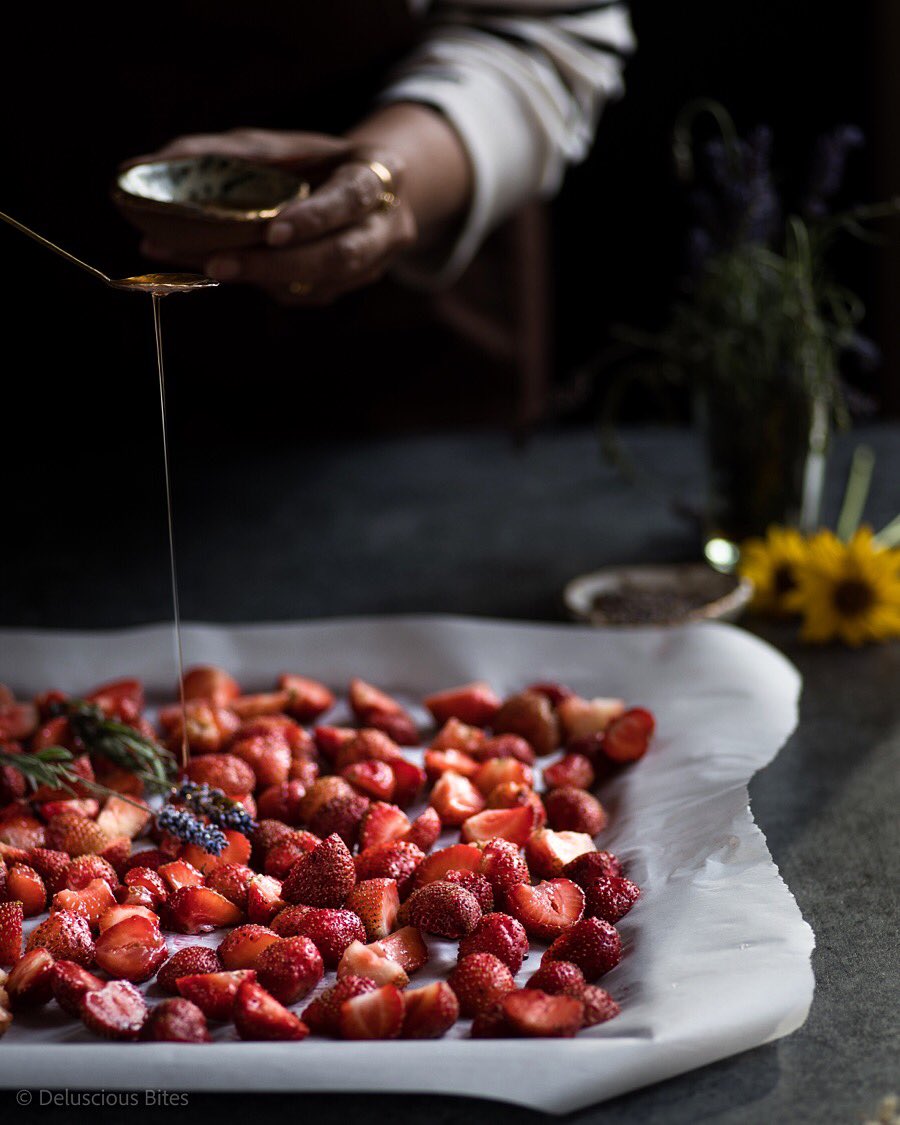 delusciousbites's tweet photo. Loving this vibrant #NationalStrawberryDay in the middle of peak winters😍 #foodphotography #StrawberryDay #foodlover #Strawberries #Foodies https://t.co/QEr4oqDcK2
