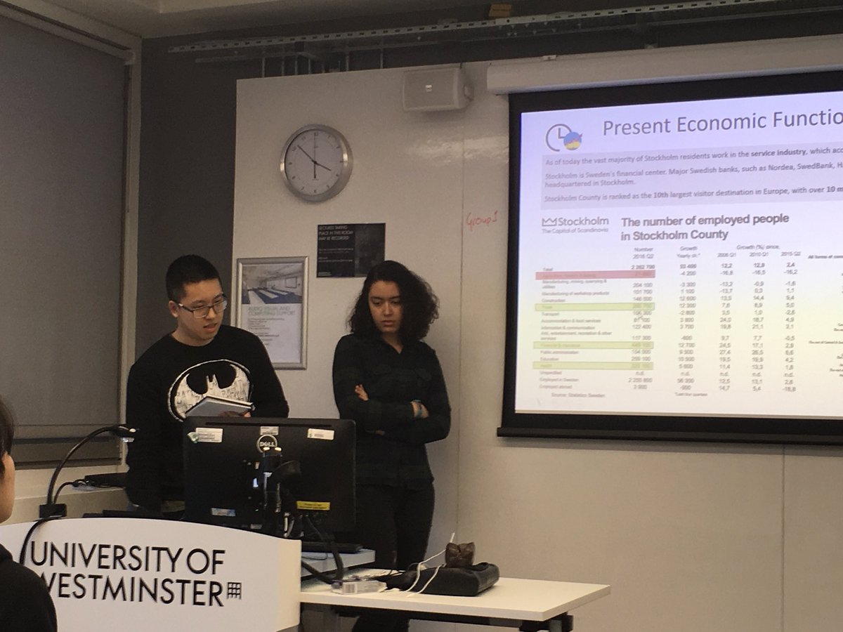 My @UoWDesCit students making presentations on the economic fortunes of #Stockholm and #Dubai #EconomicsofCities @UniWestminster @giulioverdini