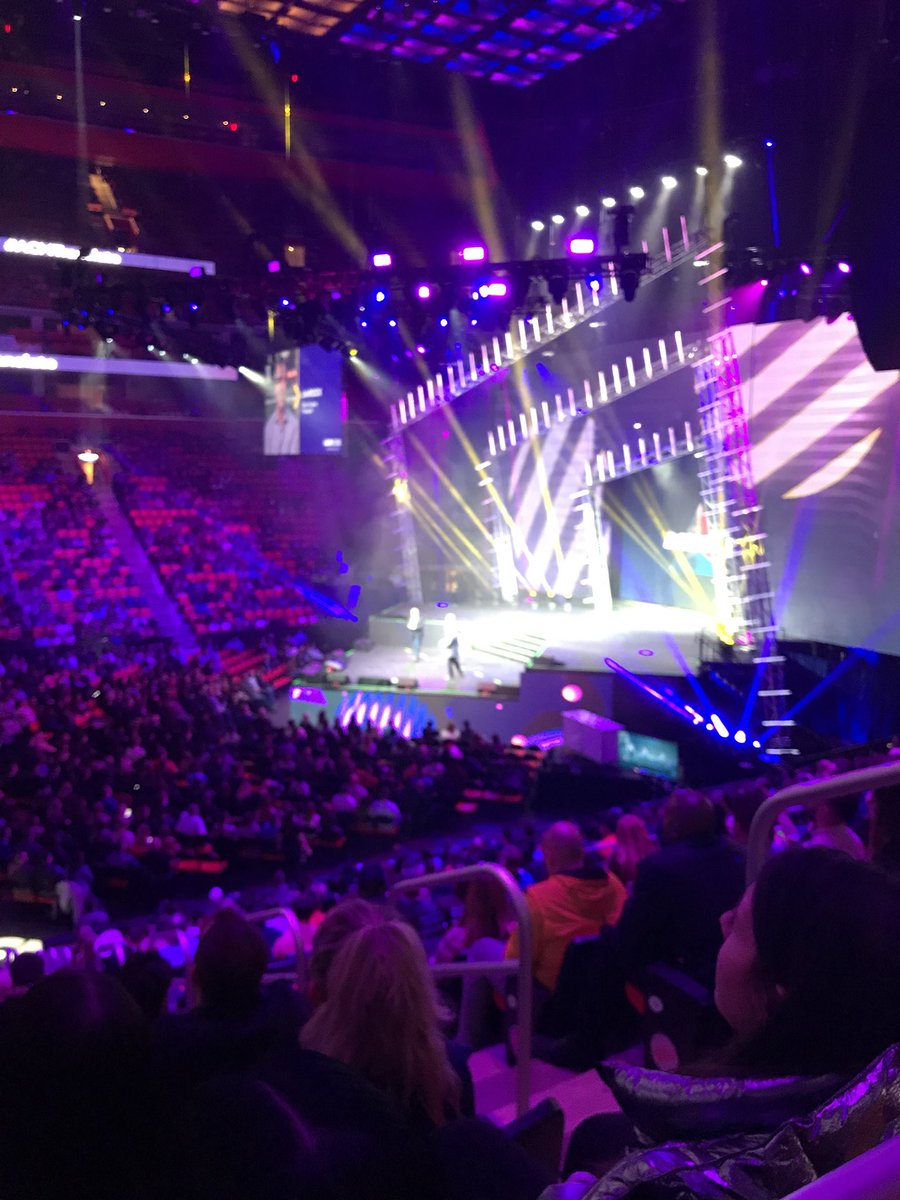 DenverVictoria's tweet photo. @QLnews @QuickenLoans @Amrock Announced today at #ACMTranslate β> @TitleSource is NOW @Amrock!! https://t.co/pt5upGFfxA
