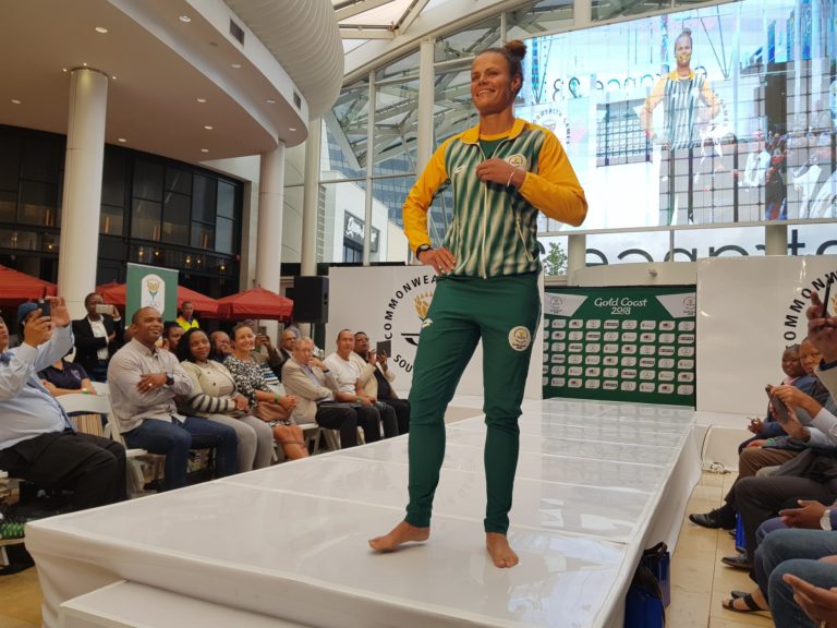BlitzBokke's tweet photo. No more ill-fitting Tubby-esque #FongKong kit for #TeamSA to the #GoldCoast #CommonwealthGames.
Instead, Italian clothing giant #LottoSportItalia have designed all the teamโs sporting apparel.
Here's #Springbok7s Marithy Pienaar showing off the tracksuit:
Pic: TeamSA https://t.co/Uo2ui1sSbT