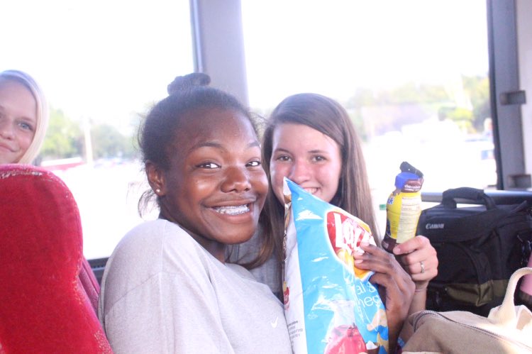 maggie king tweet media