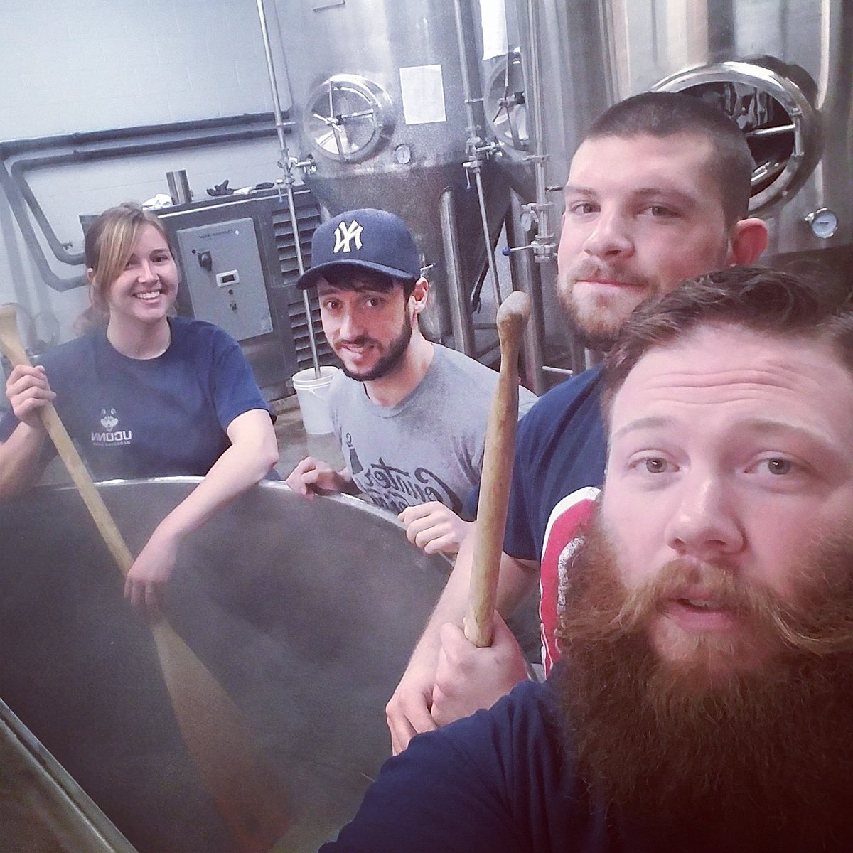 We got a chill week of brewing ahead of us. Come swing by to snag a few crowlers, chat with the brewers, and chill with our resident husky, Mo.

Also, due to the incredible feedback we've been getting, we'll likely be bringing back Progressive #9 under a proper name. Cheers. 🍻