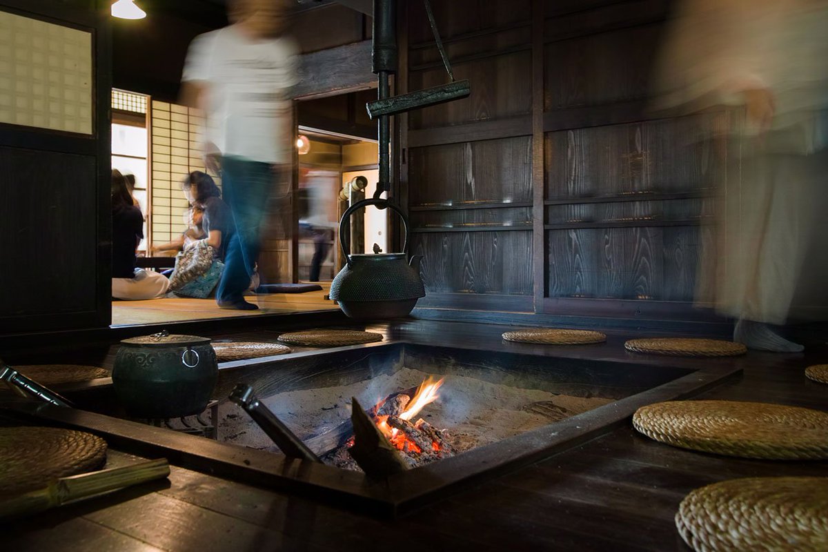 Surrounding the irori would be wooden boards, to protect the floor from embers and provide a convenient place for dishes and household items. The harder the wood the better, with persimmon and zelkova considered the best.