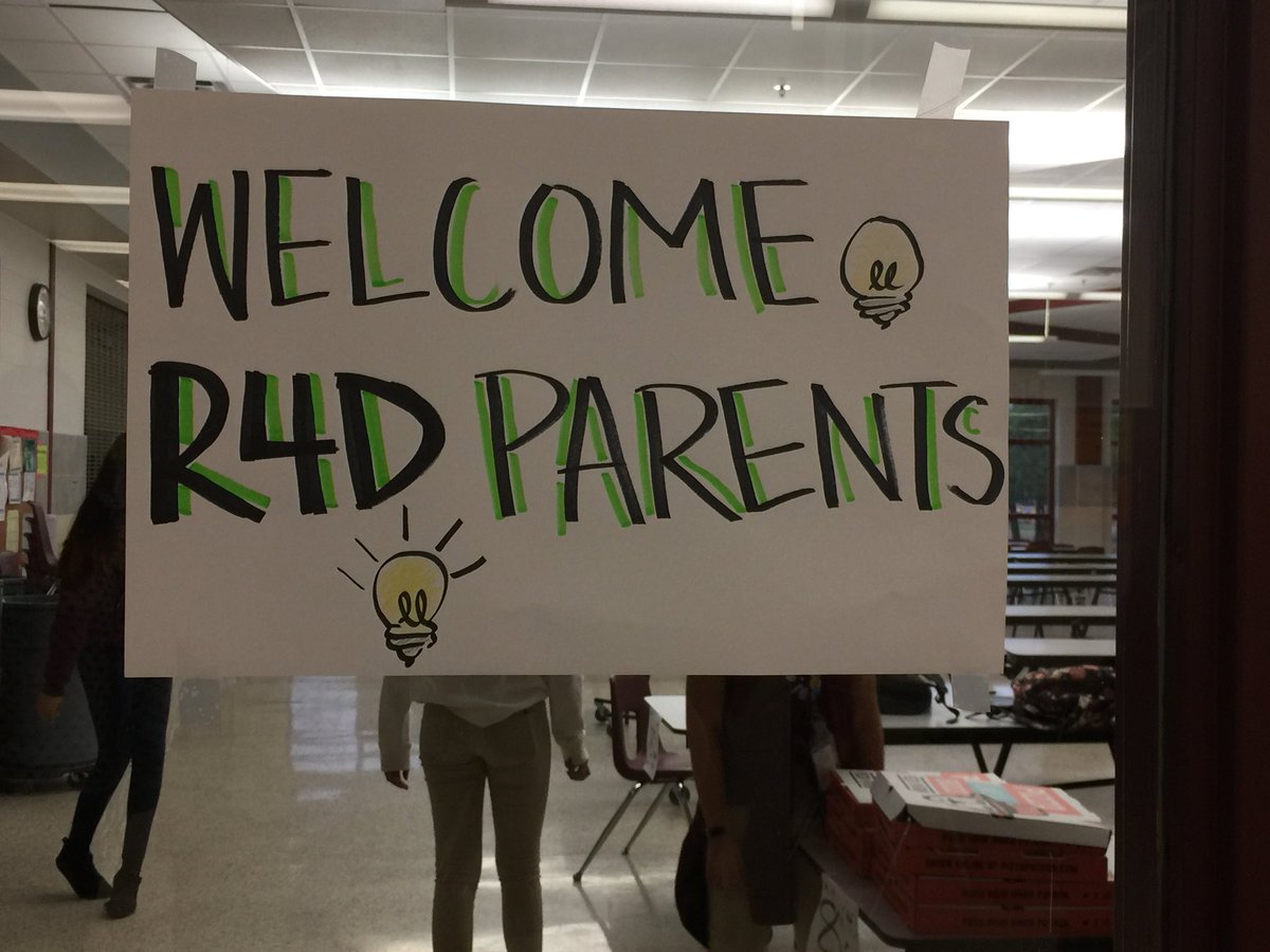 EdnaSanchez1's tweet photo. @Austin_Broncos Thank you to our amazing parents for coming by and visiting #myIrvingISD #AMSPOWER #TXPublicSchools https://t.co/N7BV5sN5dF