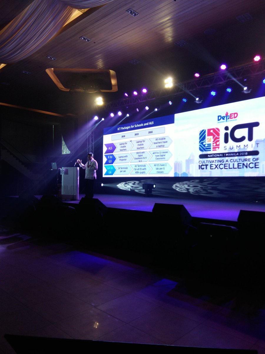 DepEdICTSummit's tweet photo. Happening NOW: 
Undersecretary Alain Del Pascua
presents The Roadmap for DepEd ICT Infrastructure.

#DepEdICTSummit
#CultureOfICTExcellence
#OneDepEd
#TayoParaSaEdukasyon
#4DKID https://t.co/MczXU7cZqV