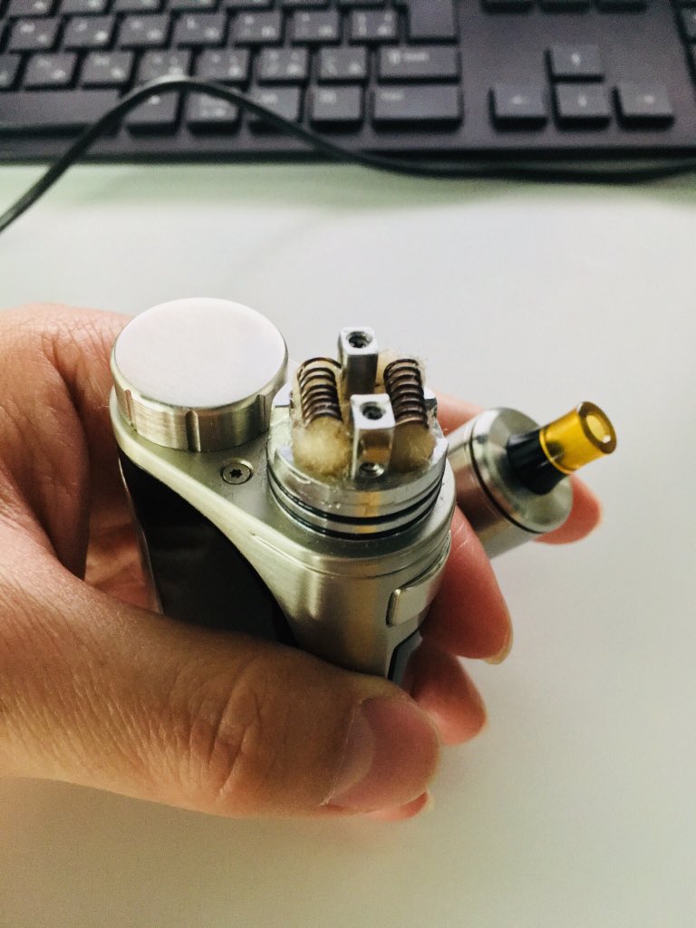 t_maru0415's tweet image. #VAPE #RDA #PICO25 #WACONDA #XLVAPOR #vape好きな人と繋がりたい
今日も変わらずワコンダですが、XLVAPORのメンソール足してみたら、甘さ抑えられて吸いやすくなった！
なんだろ、絶対どこかで食べたことあるんだよ…何か分かんねーけどwww
やっぱメンソール好きだな♪
XLVAPORは量が多くていいね！