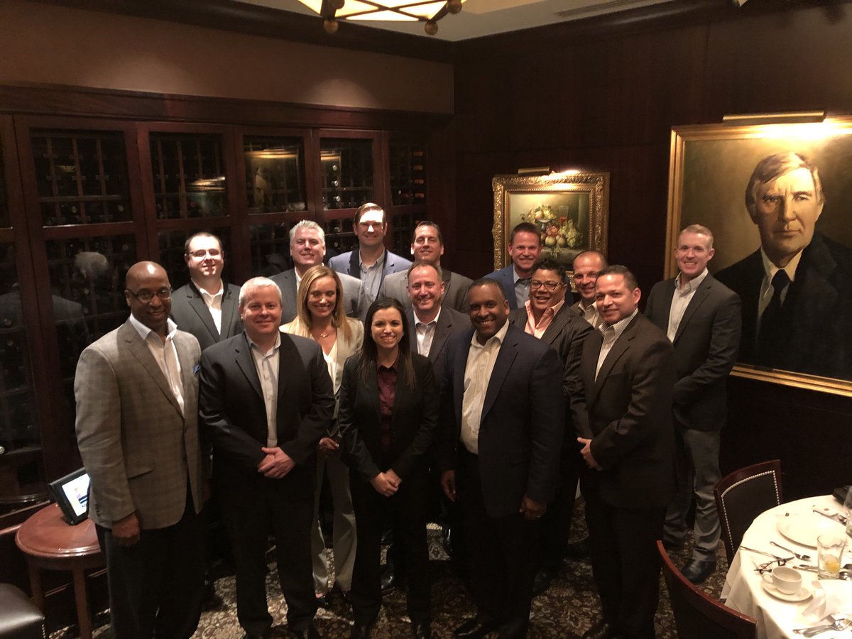 A great night of recognition for the all of the people in Earth City Package Division for achieving #1 in the West Region! A BIG Thank you to all!!! <a href="/CP_UPSers/">Central Plains</a> <a href="/11Mattman/">Matt</a> #safetyfirst #bestofthewest